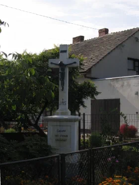 Krzyż na ulicy Rudzkiej — posesja państwa Soliszów